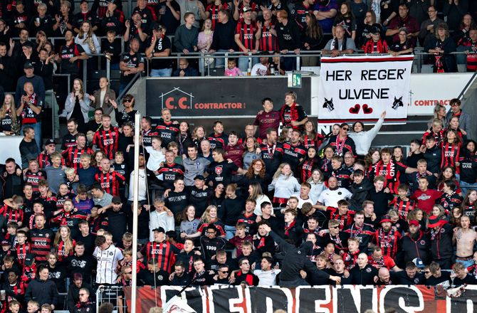 EL-kval -FCM tænder for de røde lamper mod Beşiktaş