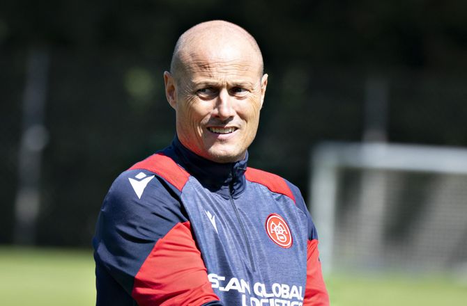 Træningskampe -Sommerens første test: AaB nedlagde Viborg