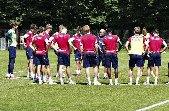 Betinia Liga -AaB får lille bøde for pyro