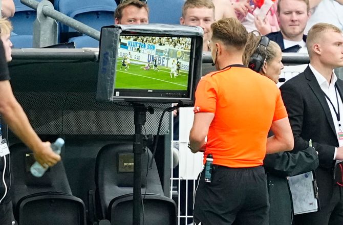 3F Superliga -Delaney savner klar linje: Hvornår er der hånd? 