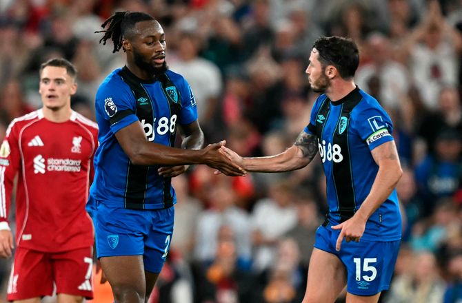 Premier League -PL-kamp afbrudt af racisme: Chokeret og vred 