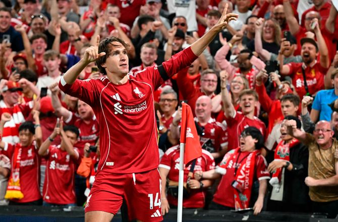 Premier League -Chiesa og Salah fik Anfield til at eksplodere til allersidst