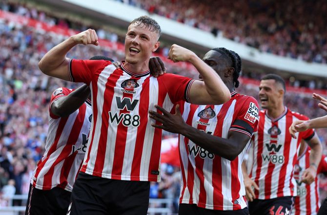 Premier League -Hermansen skudt i sænk af højtflyvende Sunderland