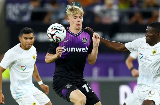 Bundesliga -Sky: Dortmund og Bayern jagter 17-årigt kæmpetalent
