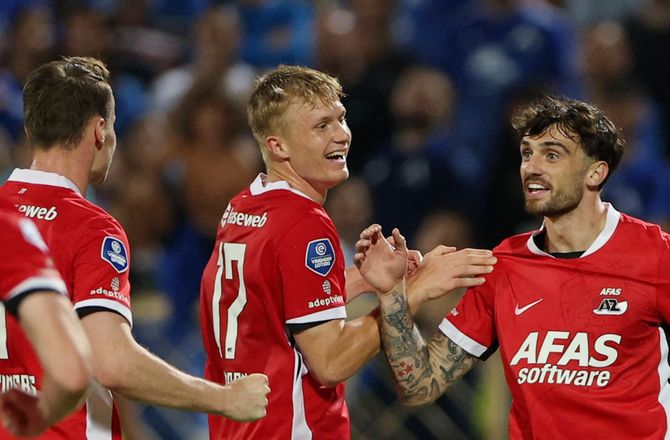 Æresdivisionen -Isak Jensen driblede sig til hovedrolle i Alkmaar-sejr