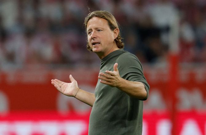 Bundesliga -Ingen jobgaranti til Bo Henriksen: Undersøger alt 
