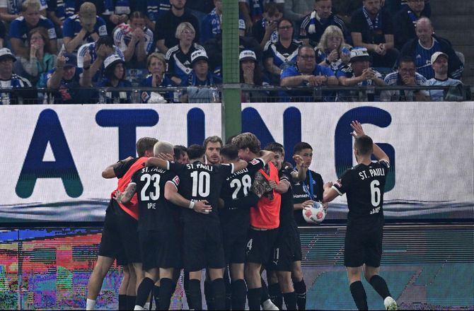 Bundesliga -Gocholeishvili så rødt: St. Pauli straffede HSV i dramatisk derby