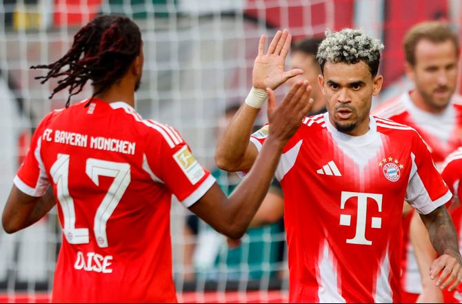 Bundesliga -Bayern hev akkurat sejren hjem mod Augsburg