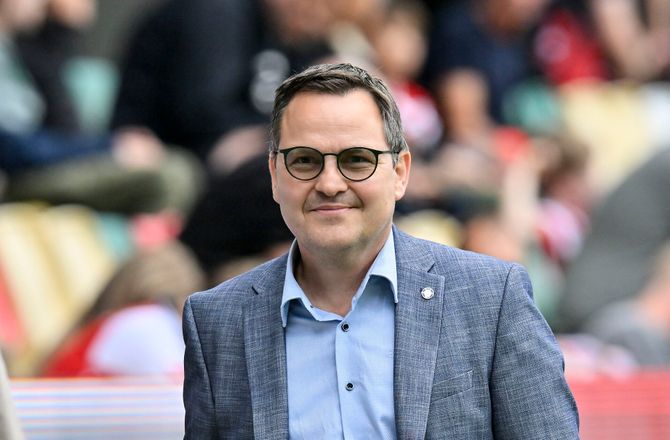 3F Superliga -SIF-boss trak sig fra salg af sønnike