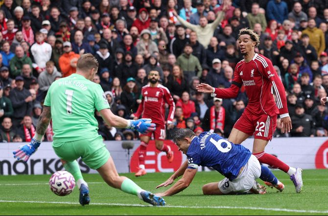 Premier League -Ekitike viste atter målnæsen: Jeg var lidt heldig