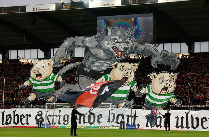 3F Superliga -FCM-fans stikker til Viborg: De grønne svin løber skrigende bort