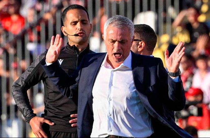Primeira Liga -Mourinho forklarer: Ikke her for at starte en krig