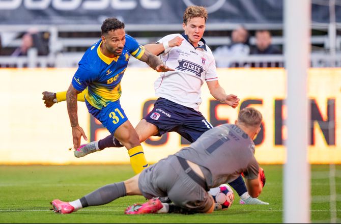 3F Superliga -Klaiber flirtede med rødt: Ekstremt kampafgørende