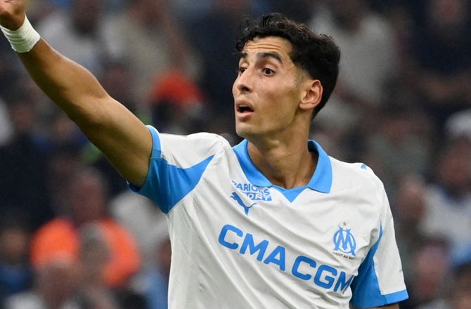 Ligue 1 -Nayef Aguerd overfaldet i lufthavn