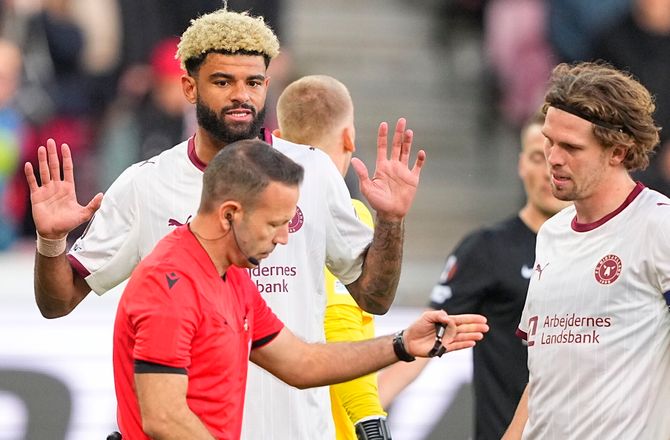 Europa League -FCM-lejr kritiserer 'underlig' dommerlinje