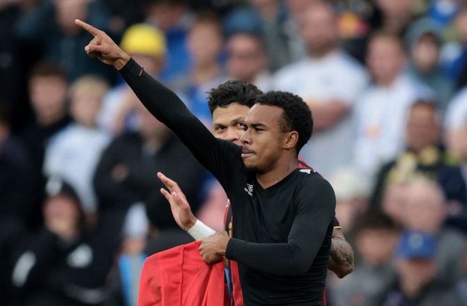 Premier League -Flot flugter reddede Bournemouth i overtiden