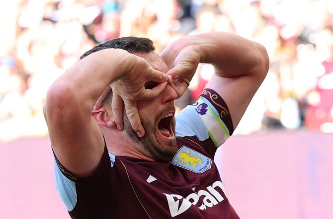 Europa League -Tre i træk for McGinn: Midtbaneduo sikrede Villa sejren