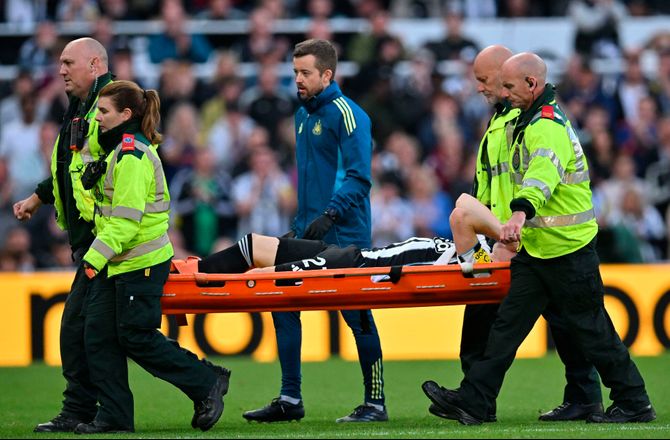 Premier League -Newcastle-back ventes ude i op til otte uger