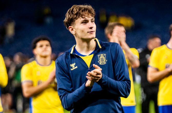 3F Superliga -Underskriften er sat: Ambæk forlænger med Brøndby