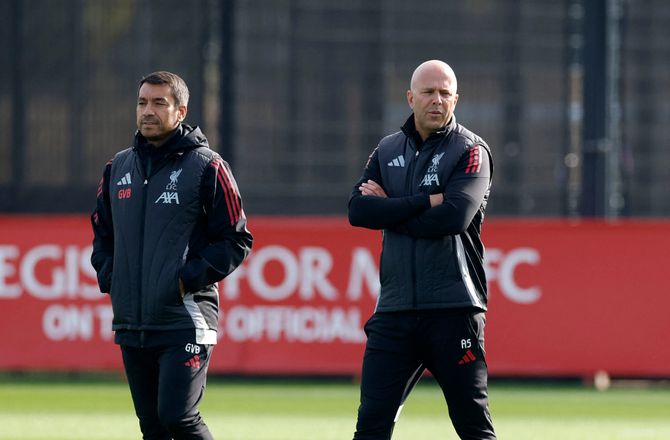 Champions League -Van Bronckhorst får særlig rolle mod Galatasaray: Han kender dem