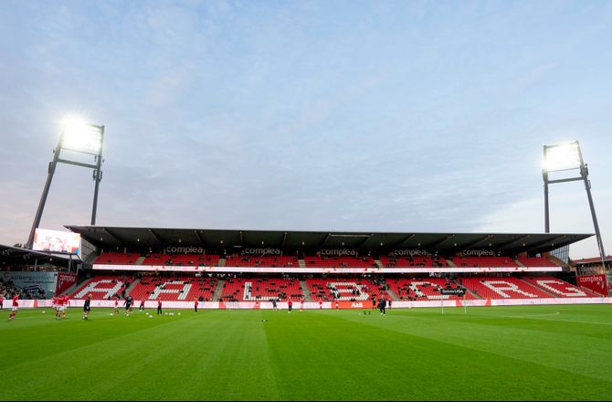 Betinia Liga -AaB har 1. divisions bedste bane - kunstgræs dumper 