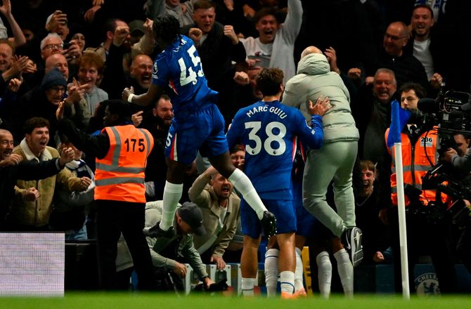 Premier League -Tre på stribe: Chelsea nedlagde Liverpool i overtiden