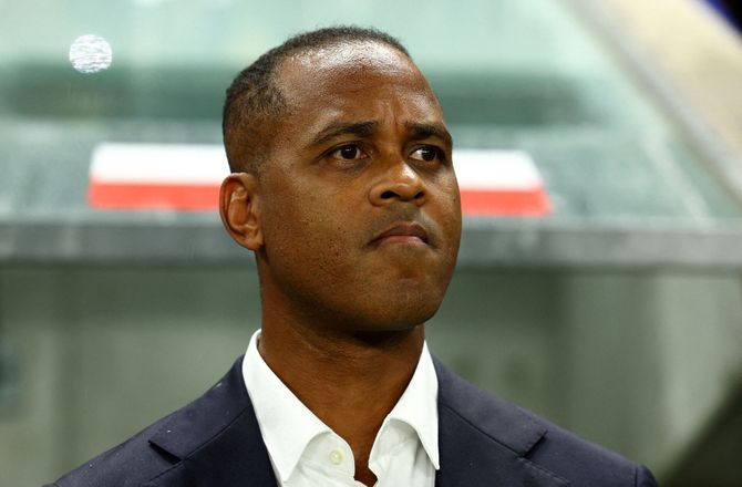 VM kval. AFC -Patrick Kluivert er færdig som landstræner