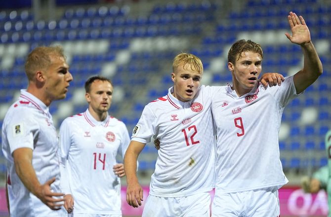VM kval. UEFA -UEFA afviser TV 2: Kommunalvalg rykker skæbnekamp