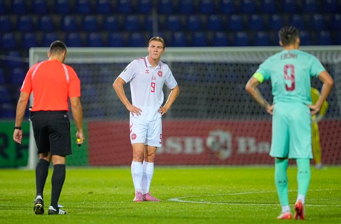 VM kval. UEFA -Dommer skabte dansk forvirring: Dét har jeg ikke set før