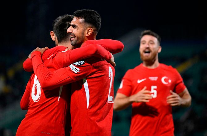 VM kval. UEFA -Tyrkiet sikrede tenniscifre mod magtesløse Bulgarien