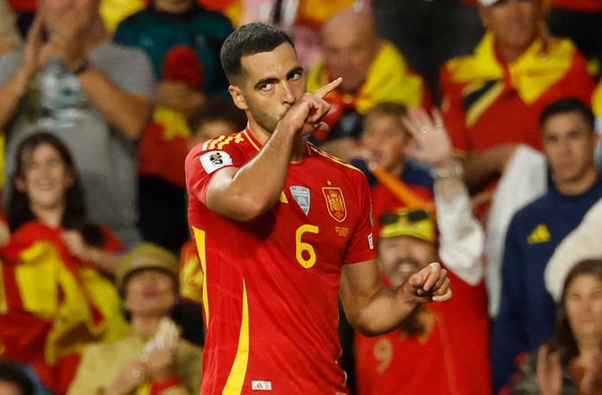 VM kval. UEFA -Arsenal-spanier stjal showet 