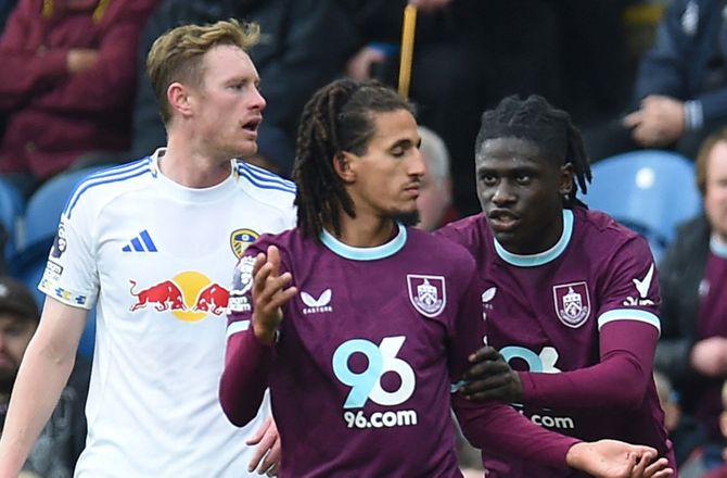 Premier League -Hannibal får karantæne og bøde for spytklat