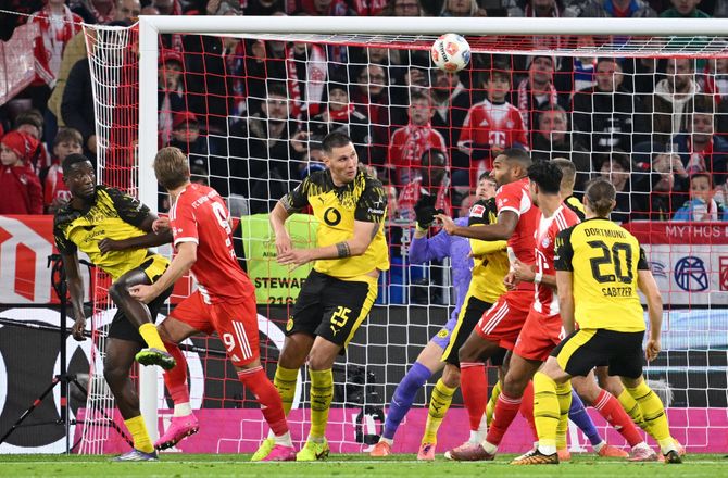 Bundesliga -Bayern München buldrede videre i Der Klassiker