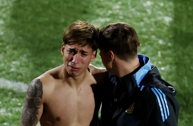 Træningskampe -Carrizo åbnede målkontoen i Ajax