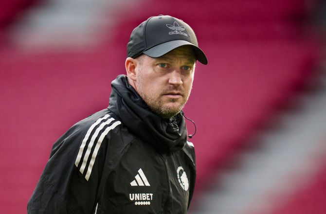 Champions League -Neestrup frustreret over nier-situation: Det er ikke holdbart