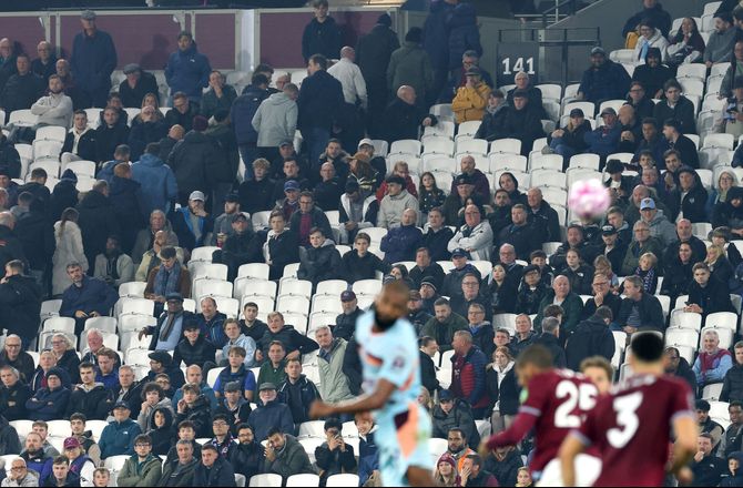 Premier League -West Ham-fans udvandrede i protest: Vi har brug for dem