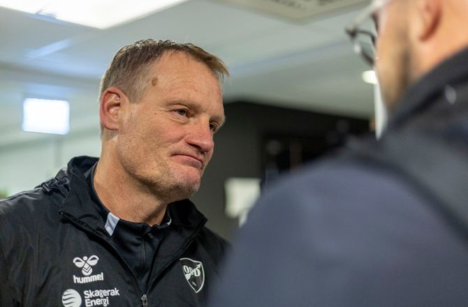 1. Division -Per Frandsen vinker farvel til assistent