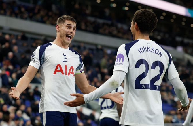 Premier League -Spurs er ny 3’er efter hollandsk luftshow