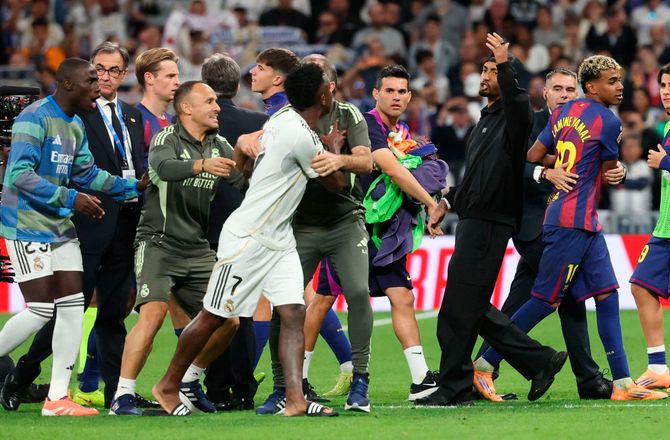 La Liga -El Clasico eksploderede: Real-keeper så rødt til sidst 