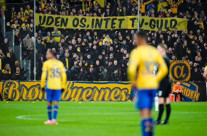 3F Superliga -Dommere advarer BIF-fans: Kamp i fare for aflysning