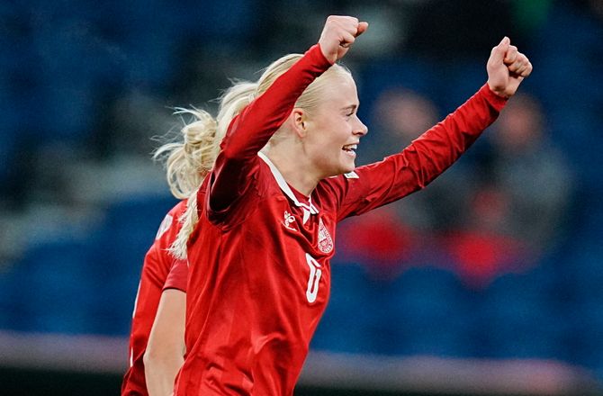 Danmark (k) -Lykkelig Kühl: Det beskriver fodbold så godt
