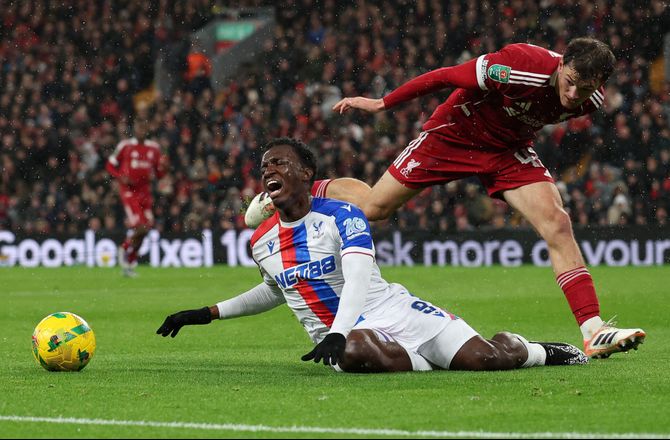 International -Liverpool udlejer skotsk back