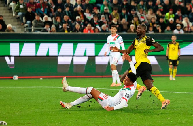 Bundesliga -Dortmund sled sig til sejr mod Augsburg