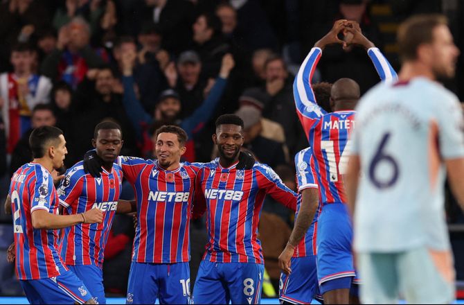 Premier League -Mateta og langt indkast straffede Brentford