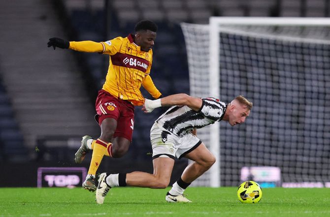 Premiership -Motherwell-spiller får fire dages karantæne for VAR-kritik