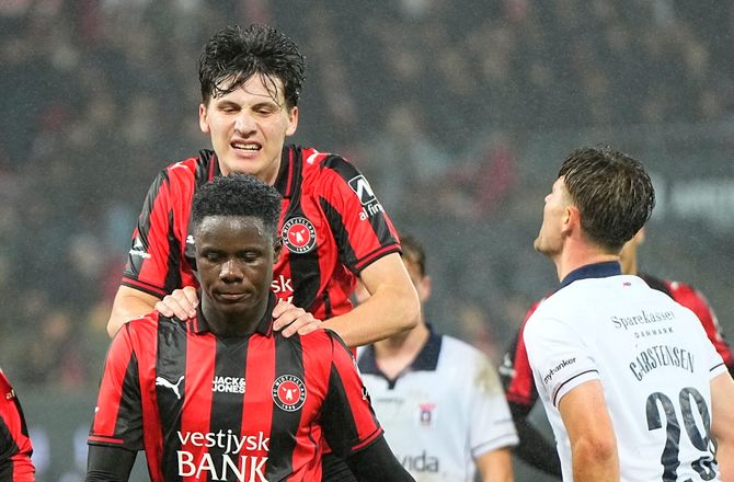 3F Superliga -Intenst topbrag: FCM holder snor i AGF