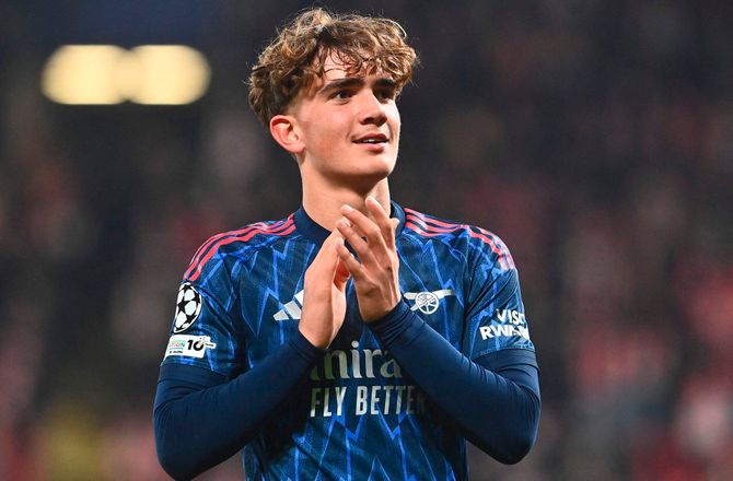 Champions League -Yngste CL-debutant: Ligemeget hvad der står i passet