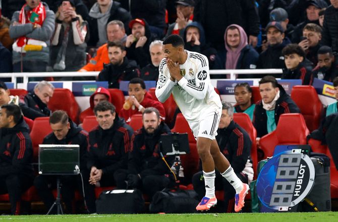 Champions League -Slot tog fat i Alexander-Arnold: Gav ham et kram