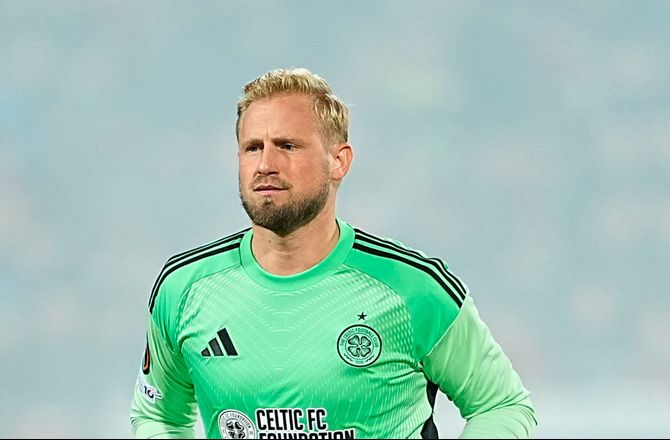 VM kval. UEFA -Trods afbud: Schmeichel trænede med i Skotland