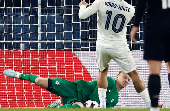 Europa League -Oliver C. reddede holdkammerat: Skylder en middag